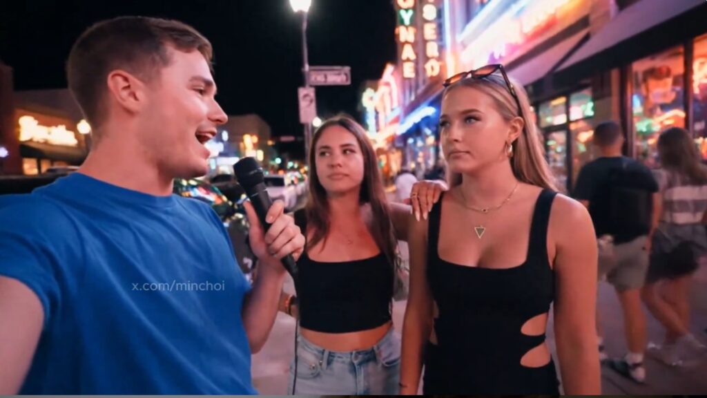 Dua wanita dalam wawancara jalan ini tidak ada:视频不存在的令人震惊的视频
Unfortunately, it appears that a part of your sentence was provided in a language other than English (Chinese characters were included). Based on the English portion of your request, here is the accurate translation to Bahasa Indonesia:

Dua wanita dalam wawancara jalan ini tidak ada: video yang mengejutkan ini tidak ada