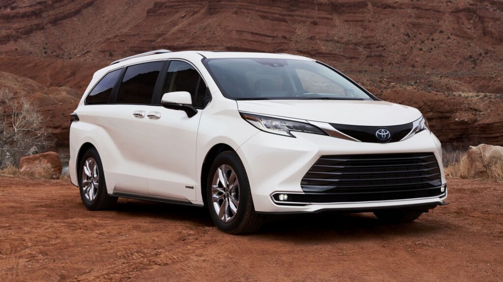 Toyota Kluger akan mendapatkan opsi pengextent daya baterai listrik di China